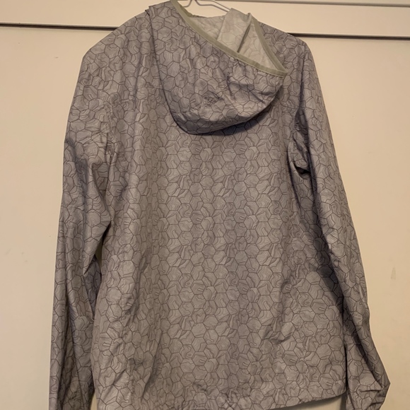 The North Face Lightweight Jacket - Picture 5 of 5